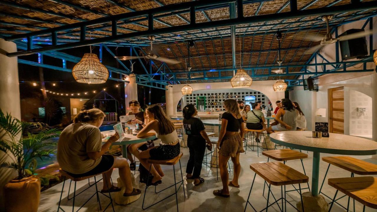 Mad Monkey Panglao Hostel Exterior photo