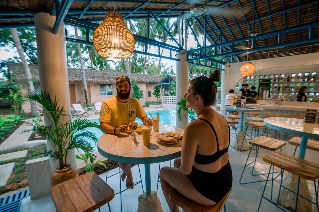 Mad Monkey Panglao Hostel Exterior photo