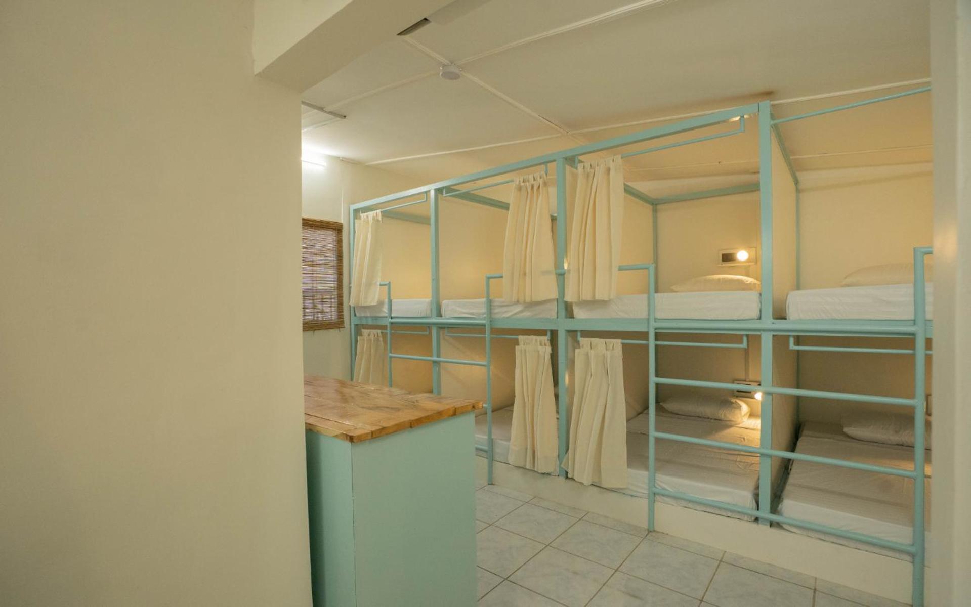 Mad Monkey Panglao Hostel Exterior photo
