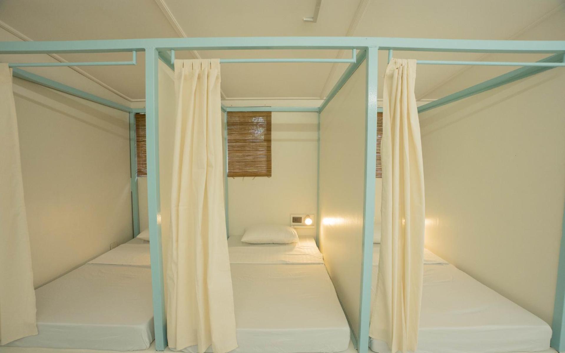 Mad Monkey Panglao Hostel Exterior photo