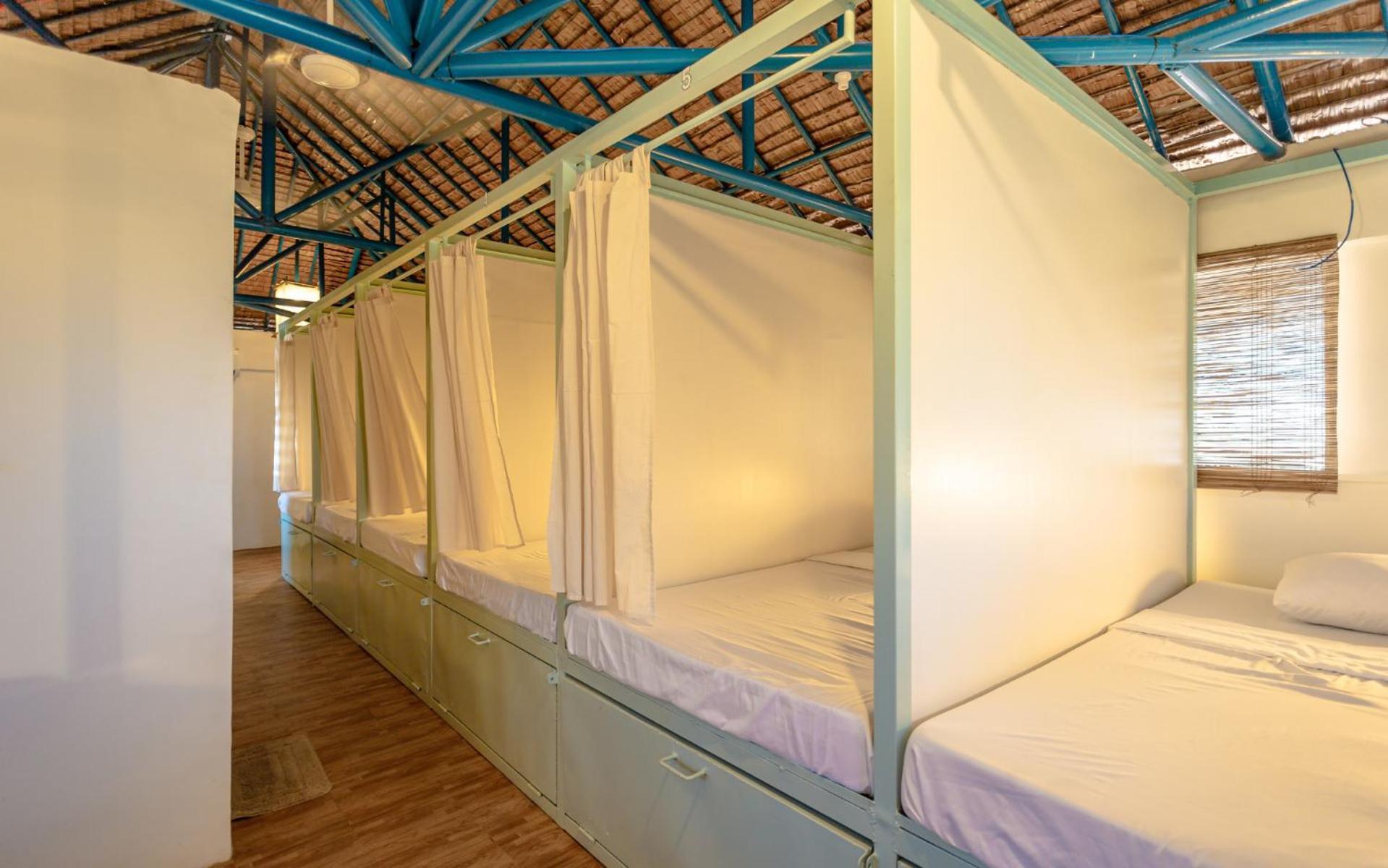Mad Monkey Panglao Hostel Exterior photo