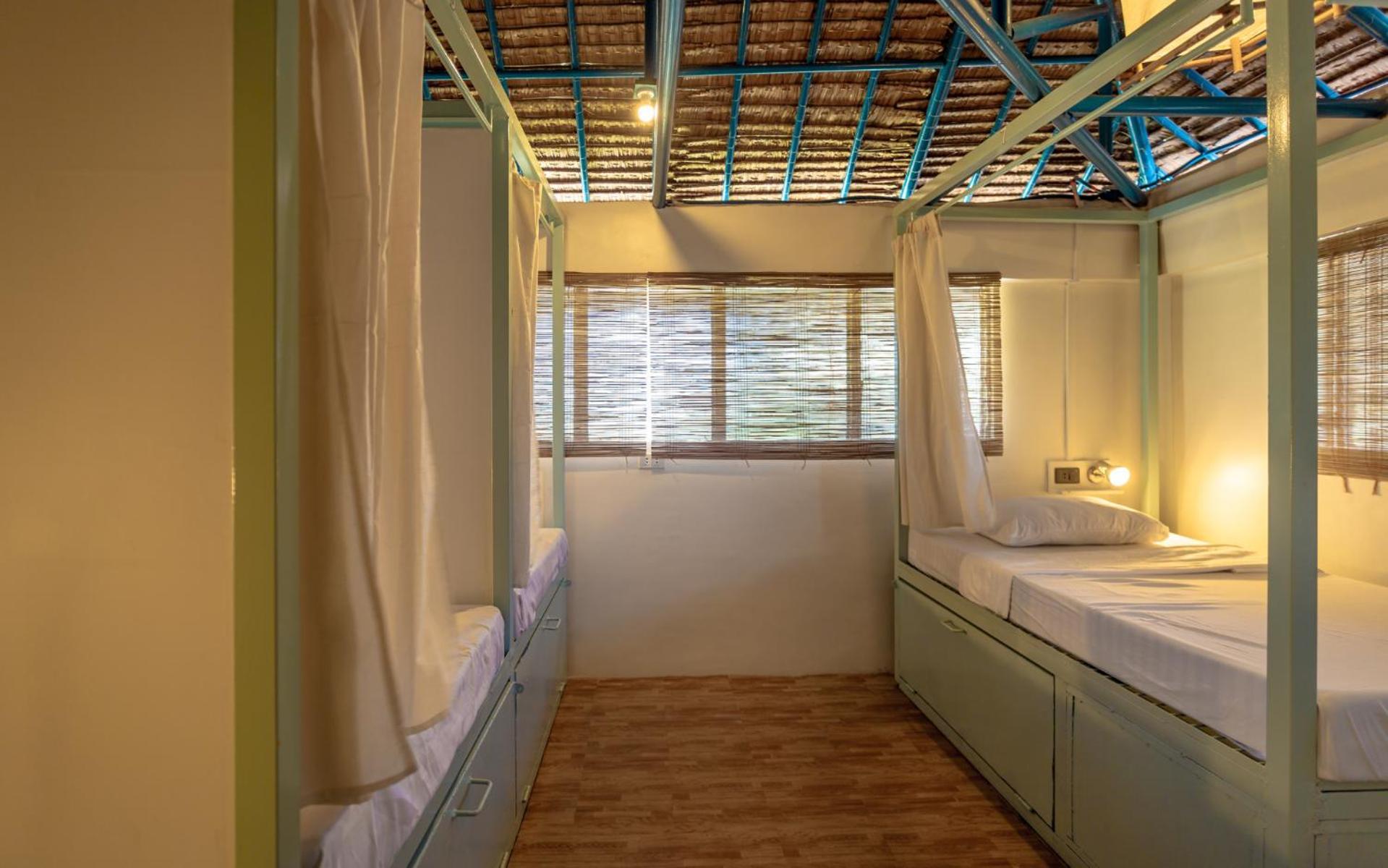 Mad Monkey Panglao Hostel Exterior photo