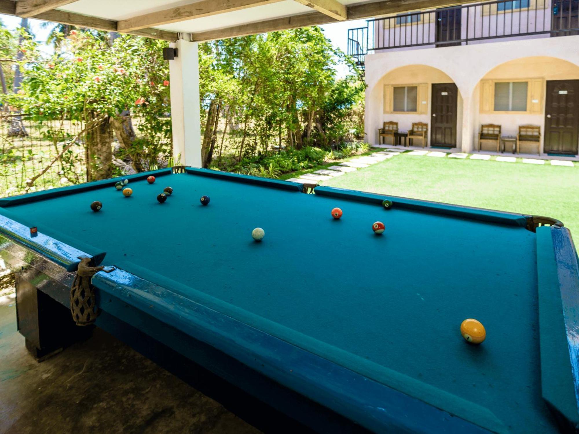 Mad Monkey Panglao Hostel Exterior photo