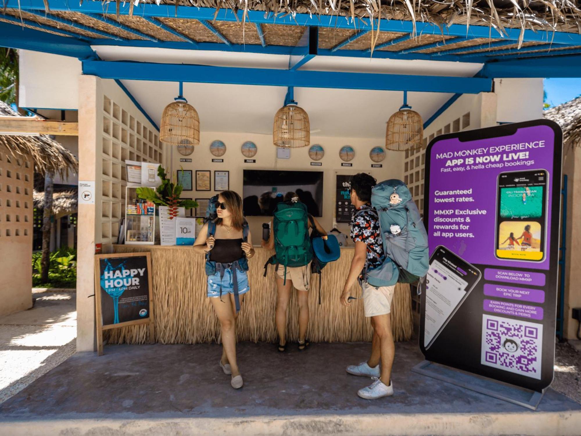 Mad Monkey Panglao Hostel Exterior photo