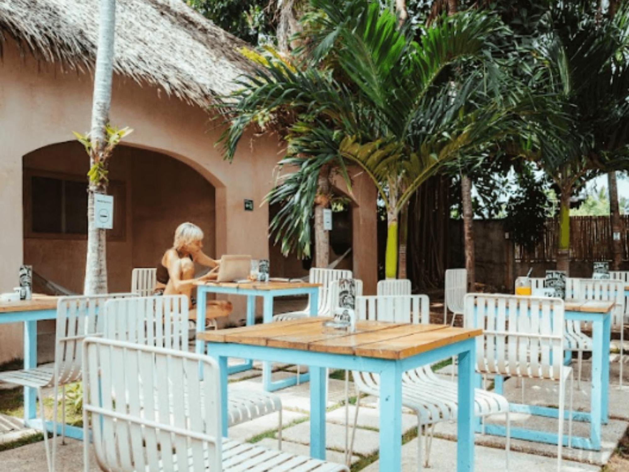 Mad Monkey Panglao Hostel Exterior photo
