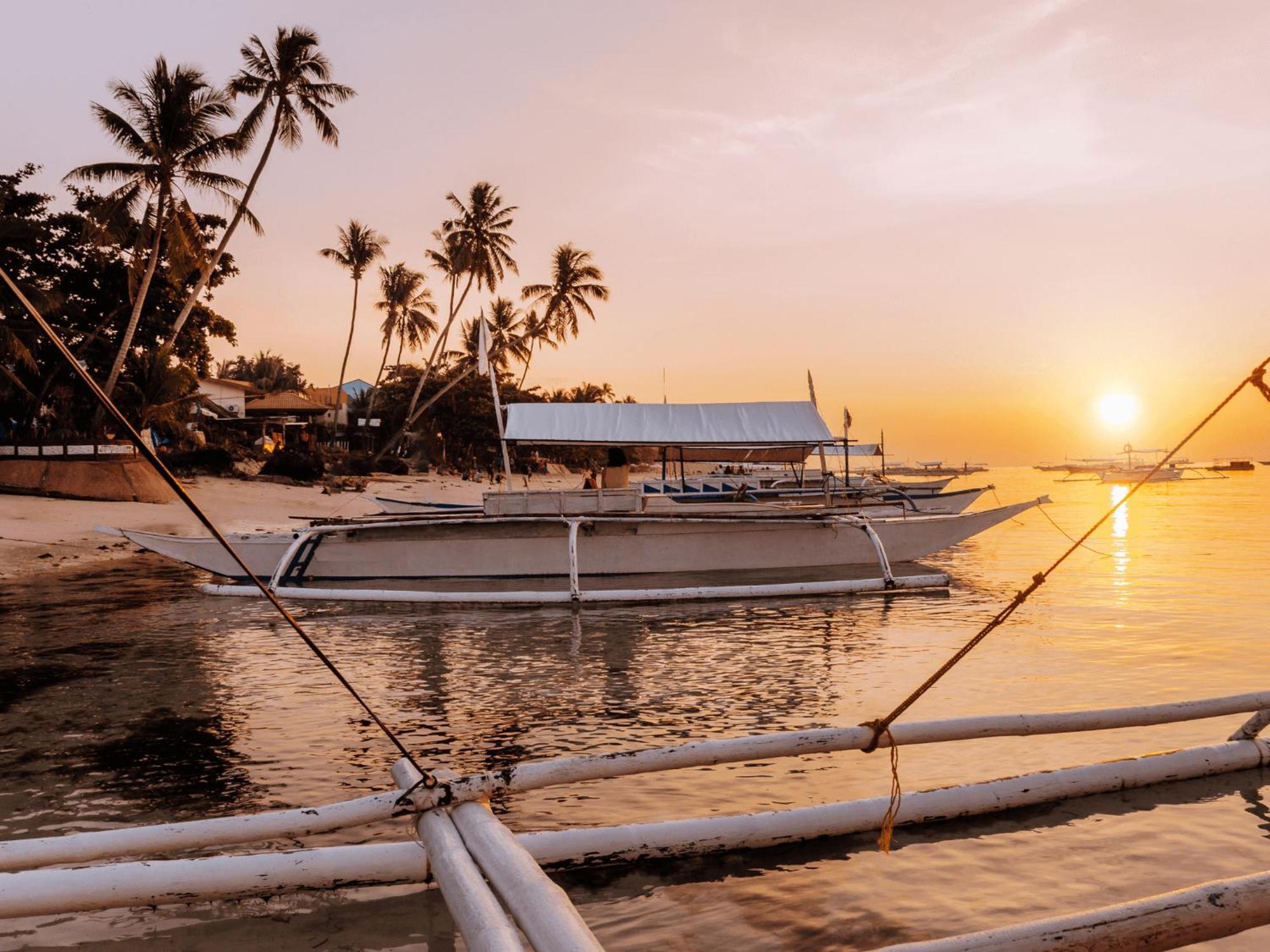 Mad Monkey Panglao Hostel Exterior photo