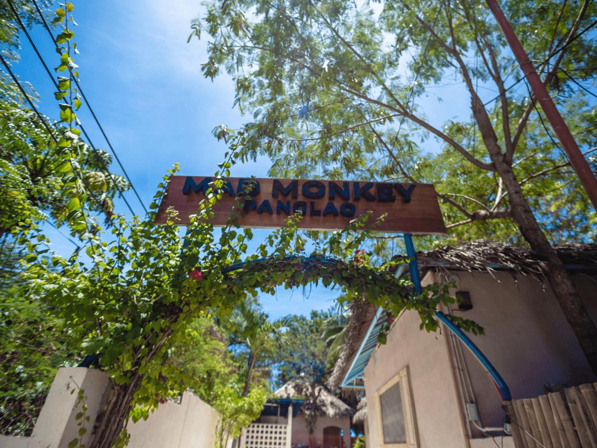 Mad Monkey Panglao Hostel Exterior photo